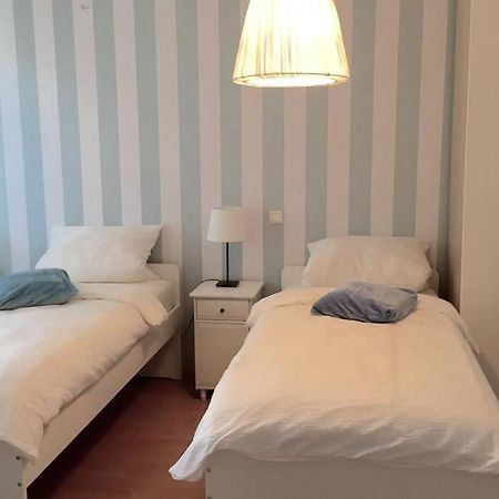 Apartment 120 Qm -3 Schlafzimmer-2 Baeder- Fuer 7 Gaeste Düsseldorf Eksteriør billede