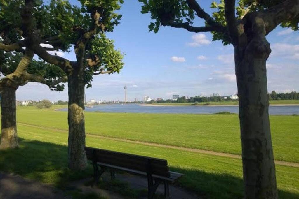 Apartment 120 Qm -3 Schlafzimmer-2 Baeder- Fuer 7 Gaeste Düsseldorf Eksteriør billede