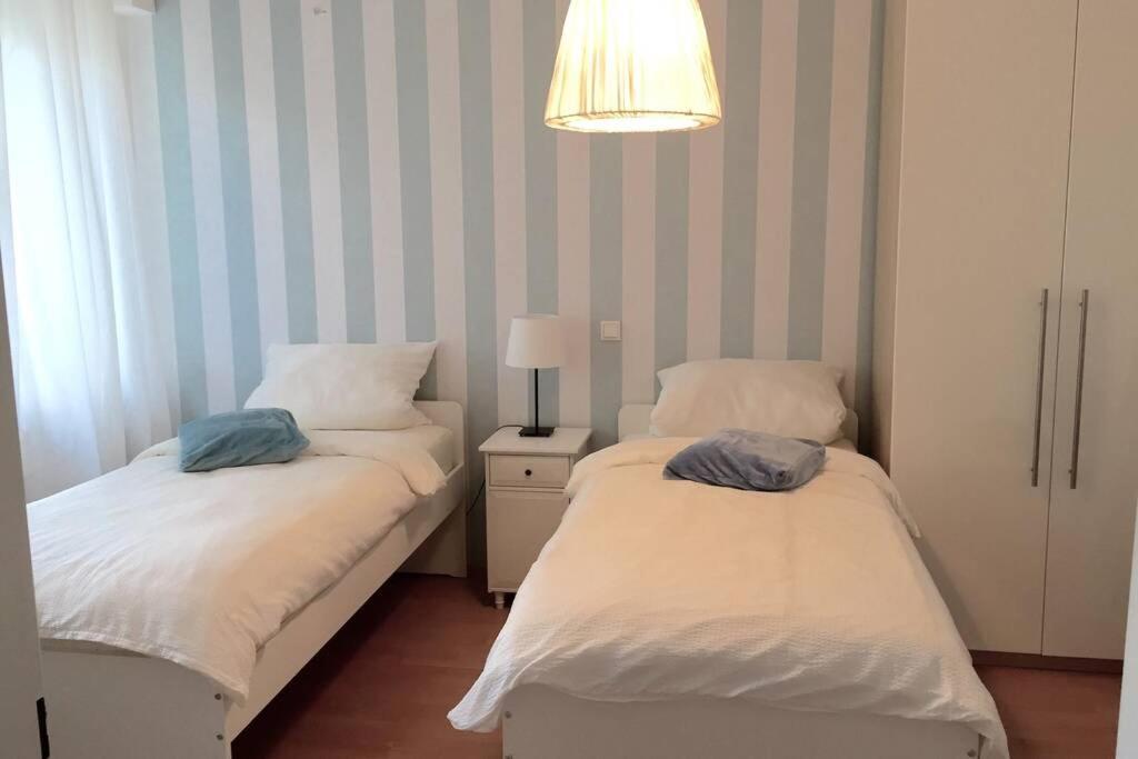 Apartment 120 Qm -3 Schlafzimmer-2 Baeder- Fuer 7 Gaeste Düsseldorf Eksteriør billede