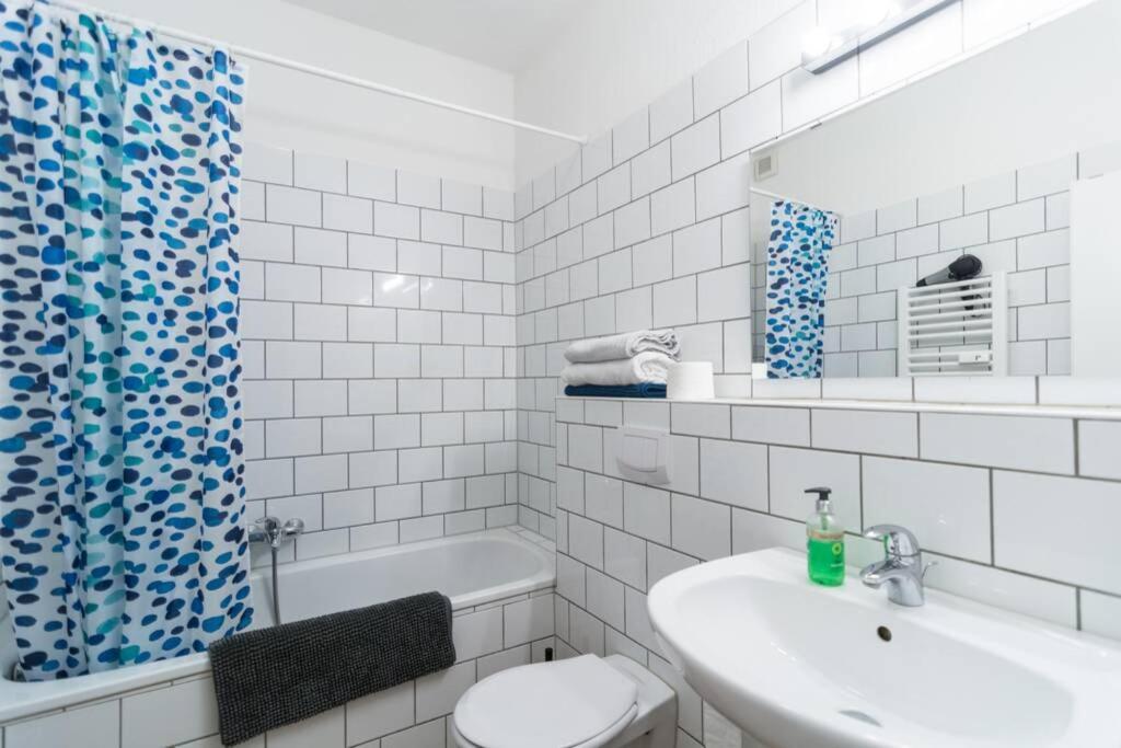 Apartment 120 Qm -3 Schlafzimmer-2 Baeder- Fuer 7 Gaeste Düsseldorf Eksteriør billede